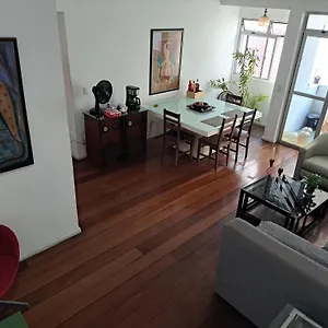 Familiar Aconchegante Quarto em Acomodações Particulares